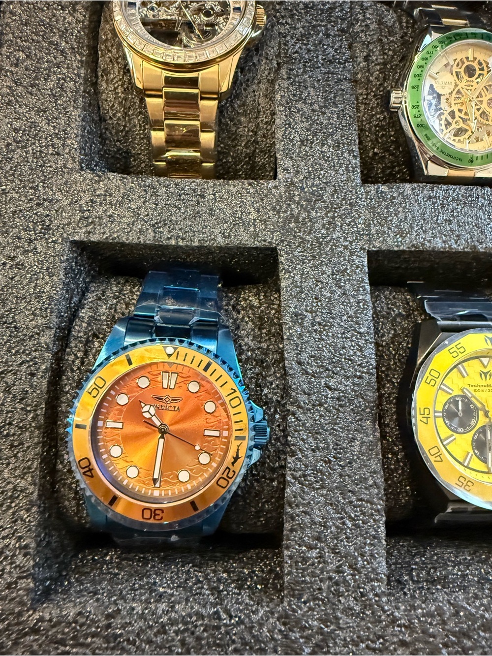 Lot 6 Invicta Men's Watches and 1 TechnoMarine in 8 Slot Invicta Hard - Picture 6 of 16